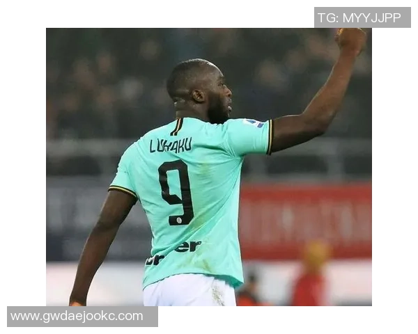 从比利时大个子到英超锋霸 揭秘足球巨星卢卡库的成长之路