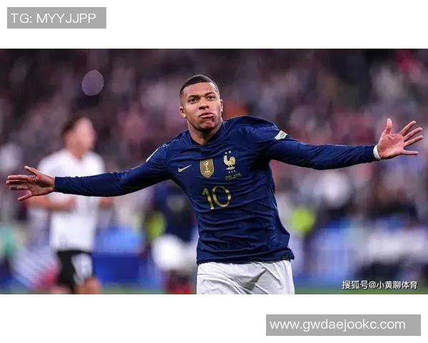 禁赛风波中的足球巨星盘点:从争议到复出的背后故事 禁赛风波中的足球巨星盘点:从争议到复出的背后故事